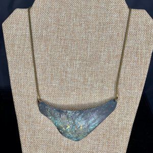 Abstract necklace with metal chain
